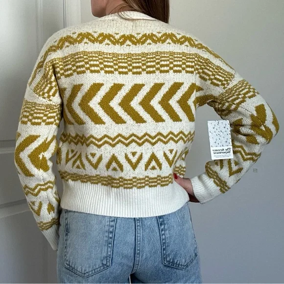 COPY - Textured Pattern Crew Neck Pullover Sweater - Picture 7 of 9